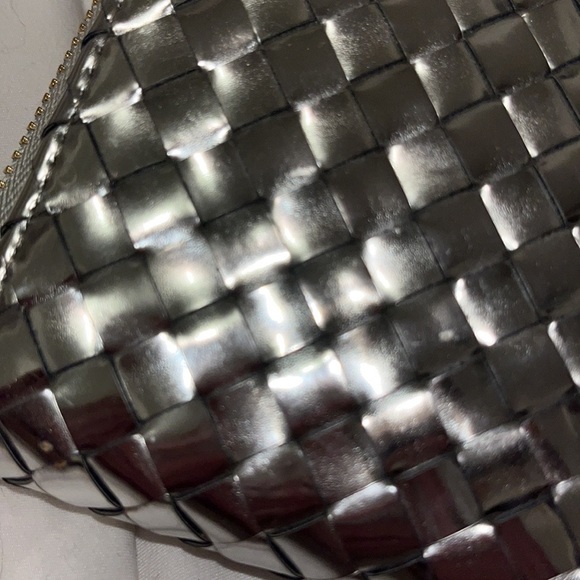 Women’s woven  wallet/clutch. Chrome. Excellent condition - Picture 4 of 4